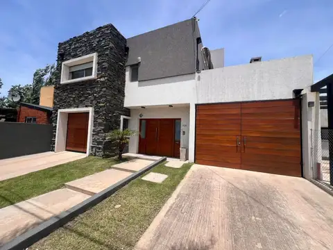 Casa 4 dormitorios y piscina