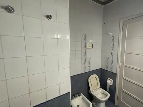 Casa 6 ambientes con 2 baños