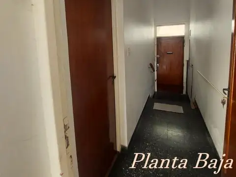 Casa 7 ambientes con 2 baños