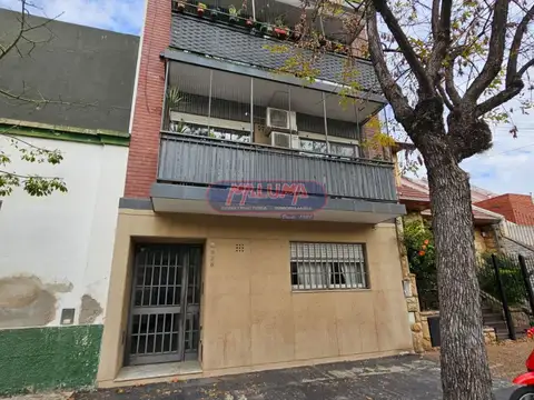 Depto Tipo Casa en Venta 40 años