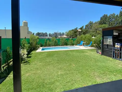 Casa en Venta con 2 cocheras