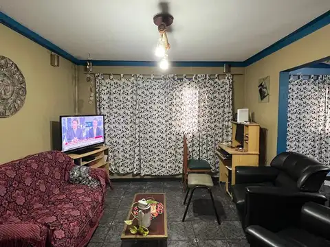 DEPTO EN VENTA 5 AMBIENTES B° PIEDRABUENA ESCALERA 38 A