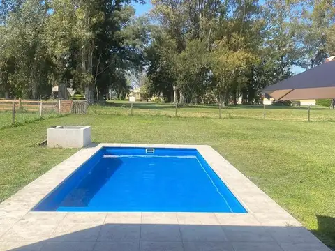 Casa en Alquiler con 2 cocheras