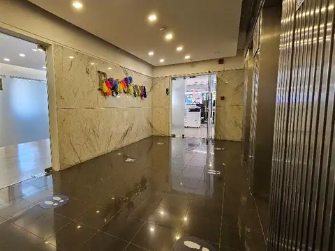 Oficina en Venta con 2 cocheras