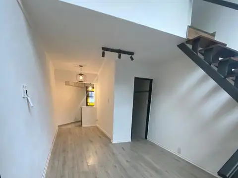 VENTA OFICINA/DEPARTAMENTO DUPLEX CASTELAR NORTE