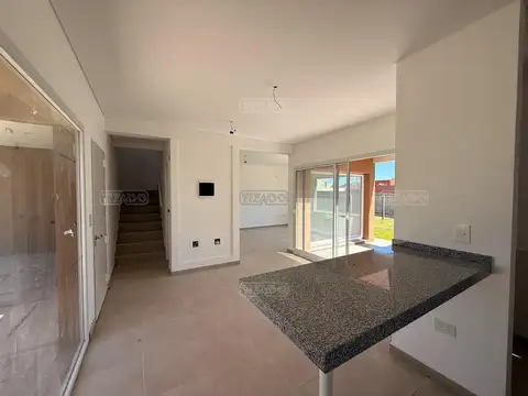 Casa 3 ambientes con 2 baños