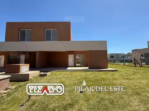 Casa  en Venta en Casas de Santa Guadalupe, Casas del Este, Pilar del Este