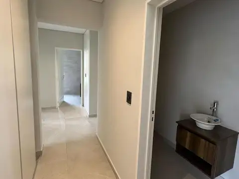 Casa en Alquiler con 1 cochera