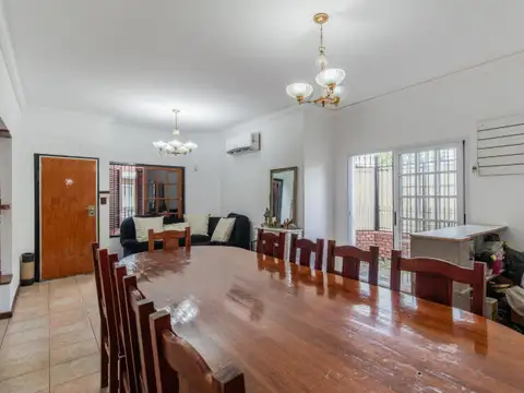 Depto Tipo Casa en Venta con 1 cocheras