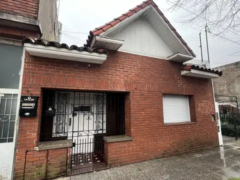 PH 3 ambientes con patio y parrilla en Villa Primera