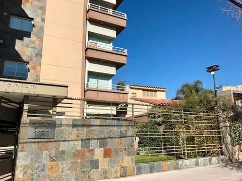 Lateral Sur del Acceso Este 1100