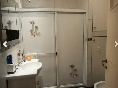 Casa 7 ambientes con 2 baños