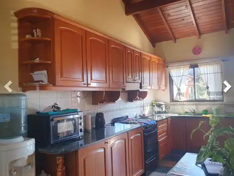 EL PALOMAR-CASA CON COCHERA y DEPTO. 2 PLANTAS-IDEAL 2 FAMILIAS  