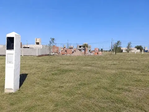 Lote aptoduplex o comercio en DOCTA PARQUE