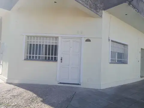 Depto Tipo Casa en Alquiler al Suroeste