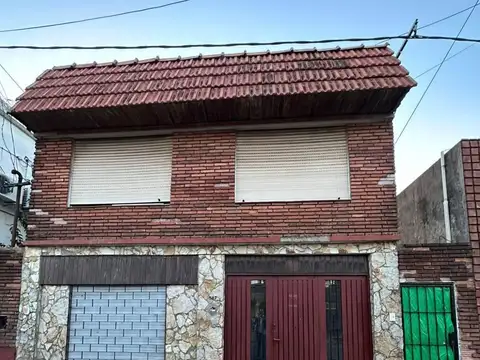 Casa a refaccionar en venta