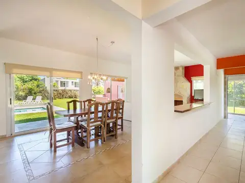 VENTA CASA HARAS SANTA MARIA, BARRIO LAS LOMAS.