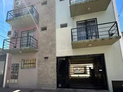 Departamento Con Cochera En Merlo Centro