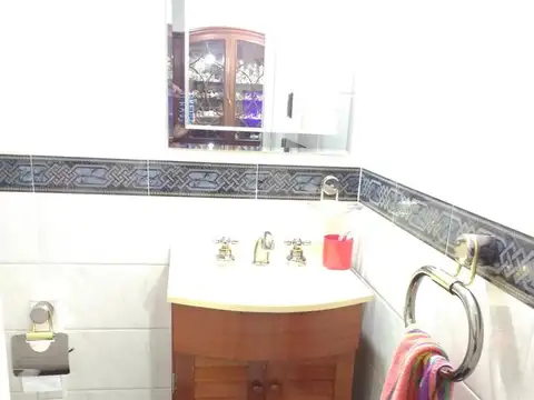 Casa 3 ambientes con 2 baños