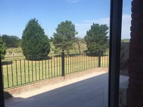 Venta -  Casa en Los Alcanfores - Bayugar Negocios Inmobiliarios