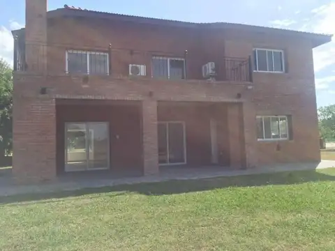 Venta -  Casa en Los Alcanfores - Bayugar Negocios Inmobiliarios