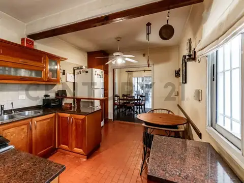 Casa 5 ambientes con 2 baños