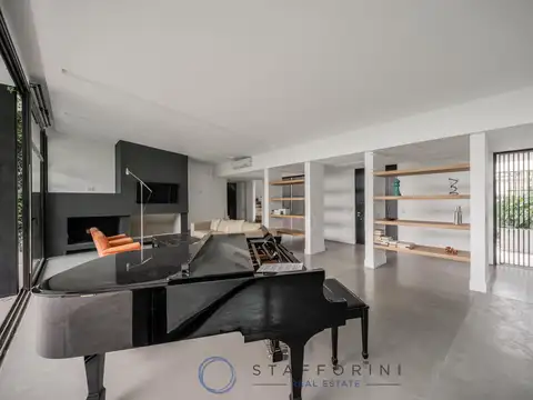 INCREIBLE CASA EN BARRIO LAS LIEBRES, PILAR.