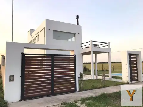 Casa en venta - 2 Dormitorios 2 Baños - Chapadmalal