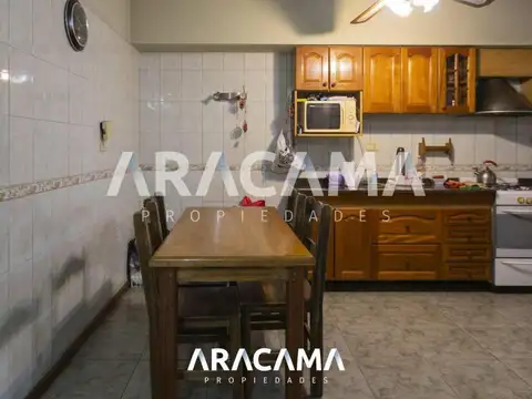 Casa 5 ambientes con 3 baños