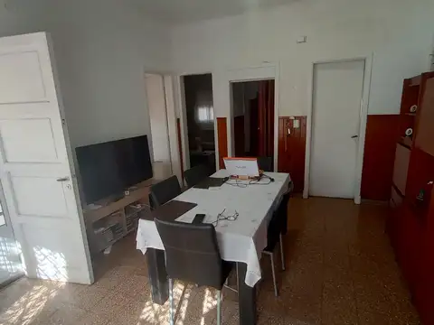 Casa en venta en Bernal sobre calle Maipu y Cerrito