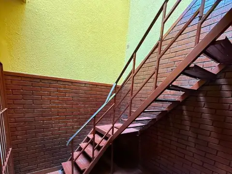 Depto Tipo Casa 4 ambientes con 2 baños