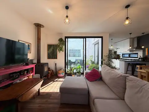 Casa 3 ambientes con 2 baños
