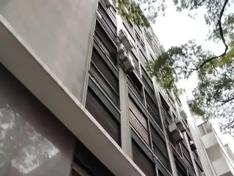 Departamento 2 amb al frente con balcon centrico