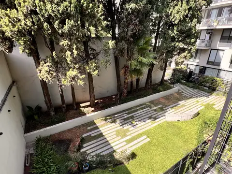 Departamento en edificio Premium:  Green House, Amenities, microcine, dos piscinas, balcon aterrazado al contrafrente, vista arbolada. Aquí el Departamento: