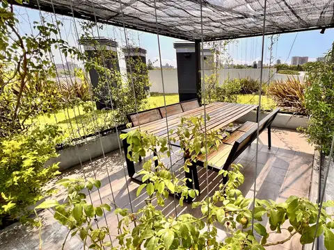 Departamento en edificio Premium:  Green House, Amenities, microcine, dos piscinas, balcon aterrazado al contrafrente, vista arbolada. Aquí el Departamento: