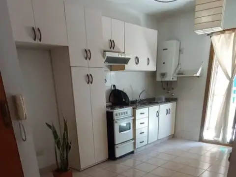 Avda Constitucion 2100