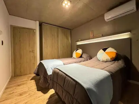 Casa en venta - 3 Dormitorios 3 Baños - Cochera - Pinamar