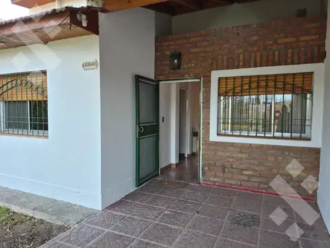 Casa 5 ambientes con 2 baños