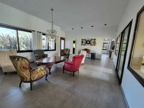 Avenida Bartolomé Mitre 800