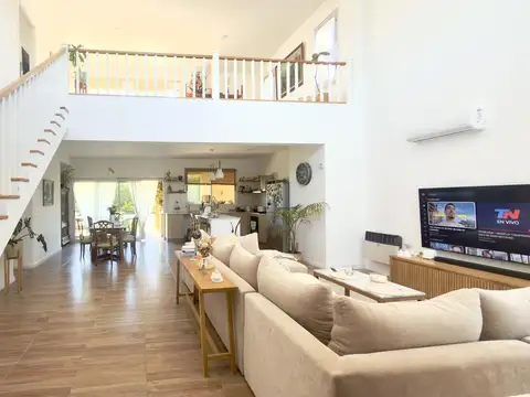 Casa en Venta en Pilar del Este - San Ramiro, USD 199.000
