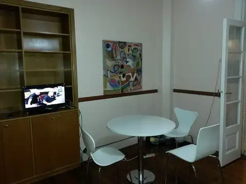 HERMOSO DTO  2 AMB TECHOS ALTOS. CONFORT TODO EN MADERA