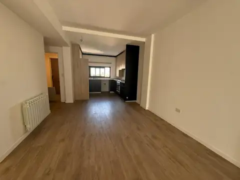 DEPARTAMENTO PISO 3 AMBIENTES SOBRE EL BOULEVARD, RADIADORES