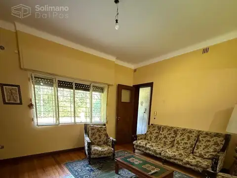 Casa en Venta con 4 cocheras