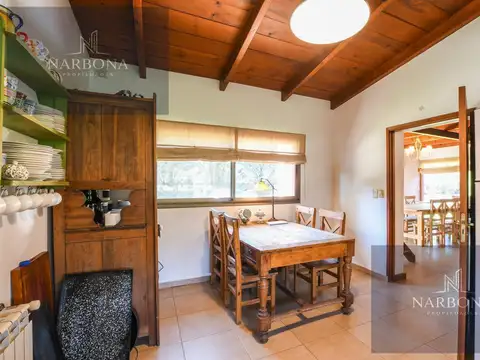 Casa en Venta con 2 cocheras