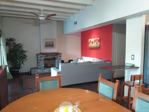 Casa en Alquiler de 3 dormitorios