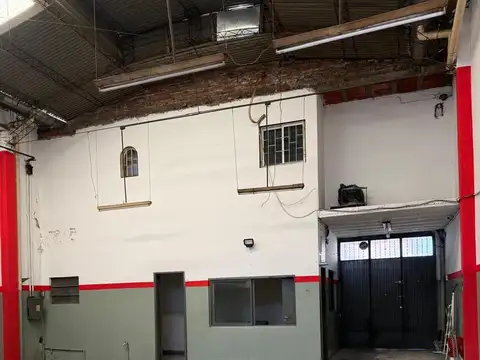 Galpón interno de 100m2 con Oficina