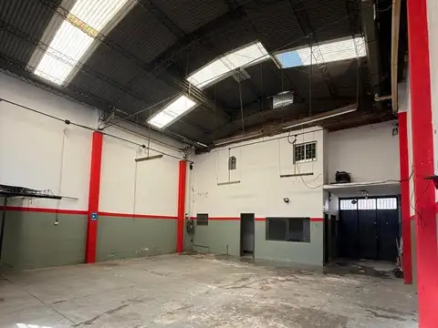 Galpon en Alquiler en Villa Luzuriaga, $ 1.000.000