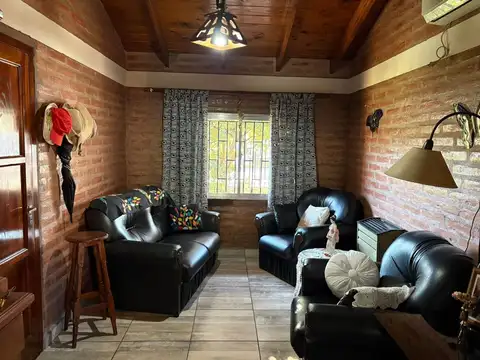Casa 3 ambientes con 1 baño