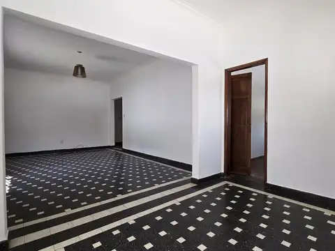 Casa en Alquiler con 1 cochera