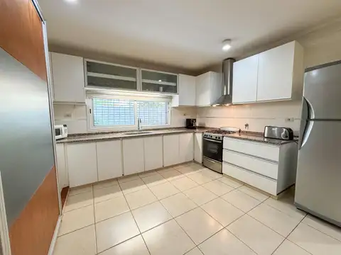 Casa 3 ambientes con 2 baños